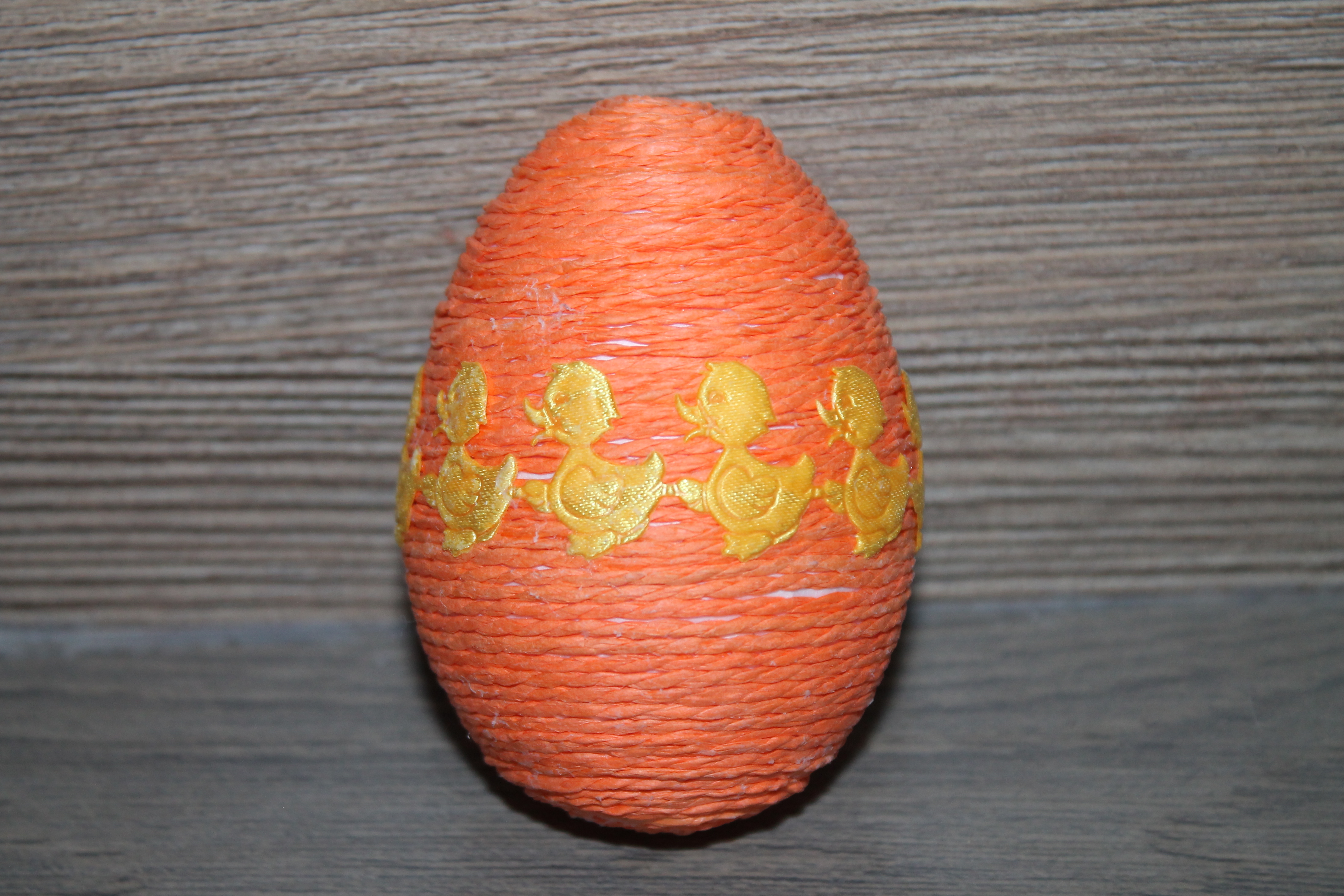 Provázkové vajíčko oranžové s káčátky