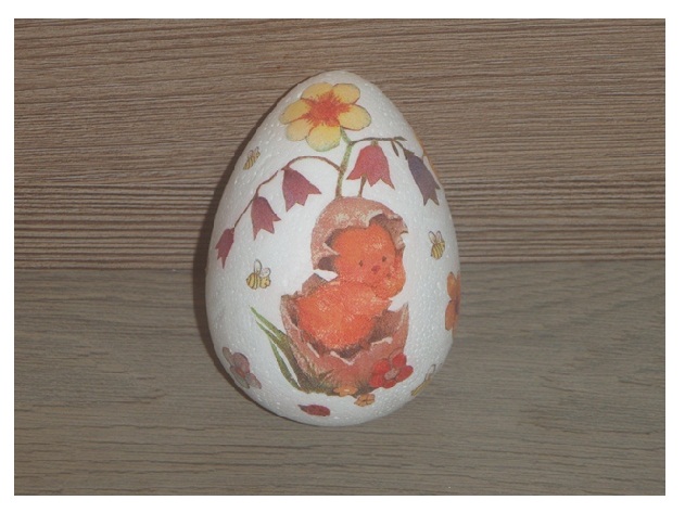 Velikonon dekorativn vejce Kutka ve skopce s velkami